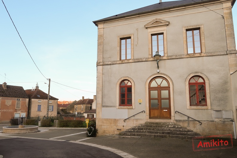 Mairie de Montigny-Montfort.jpg